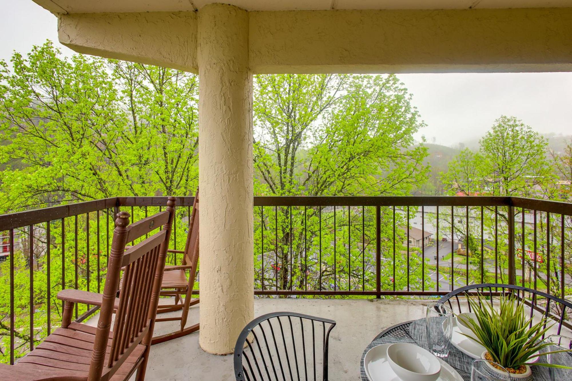 Gatlinburg Condo With Smoky Views Walk To Town! 外观 照片